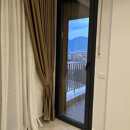 Apartment Henri Apartament Tirana